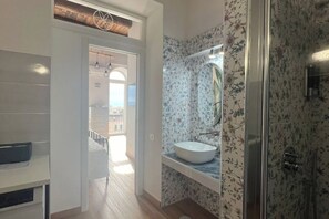 Dusche, Haartrockner, Bidet, Handtücher