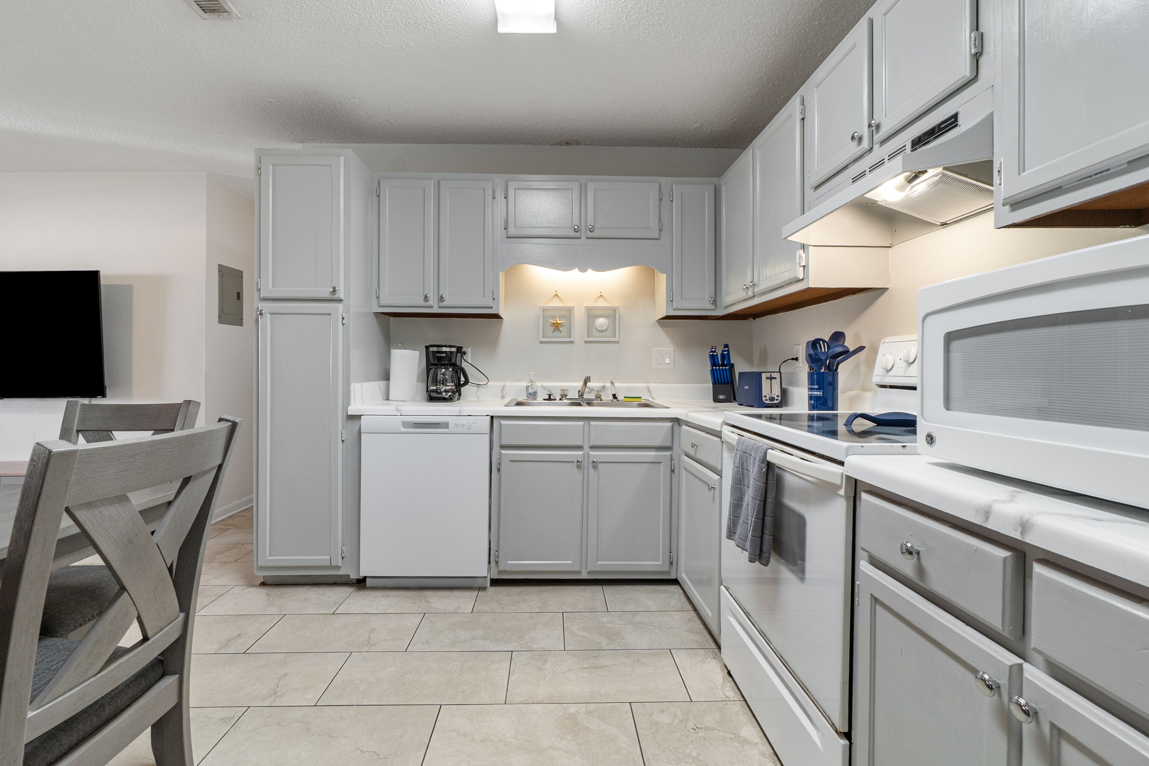 Microwave, oven, stovetop, dishwasher