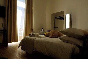 1 bedroom, desk, iron/ironing board, free WiFi - 🌊 Exclusive sea view in the heart of Salerno (Salerno)
