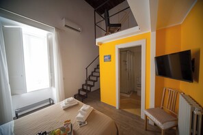 Caja de seguridad en la habitación y cortinas blackout 