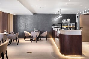 Dining - Eilat Bay Retreat • Modern Comfort & Sea Views (Eilat)