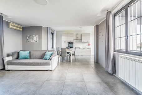 リビング エリア. Elegant apartment with private terrace - between Milan and Rho Fiera