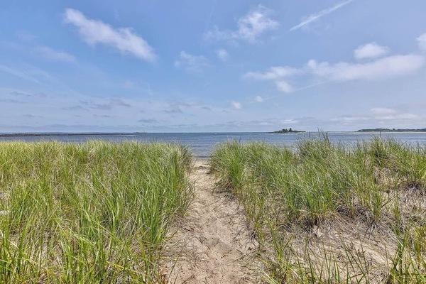 Welcome to Hills Beach Hideaway with Private Beach Access