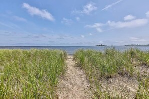 Am Strand, Liegestühle, Strandtücher