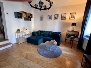 Living area - Central modern apartment - wifi, coffee (Bratislava)
