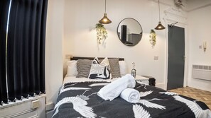 1 habitación, escritorio, tabla de planchar con plancha y wifi gratis 