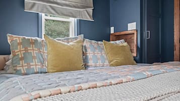 Hus, flere senger, terrasse, hageutsikt (The Franklin House) | 3 soverom, individuelt dekorert, individuelt innredet og skrivebord