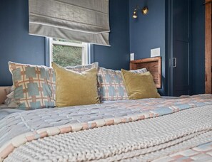 House, Multiple Beds, Patio, Garden View (The Franklin House) | 3 bedrooms, individually decorated, individually furnished, desk - The Franklin House, Home for 6 (Franklin)