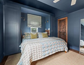 ハウス ベッド (複数台) パティオ ガーデンビュー (The Franklin House) | 3 室のベッドルーム、客室ごとに異なる装飾、客室ごとに異なるインテリア、デスク