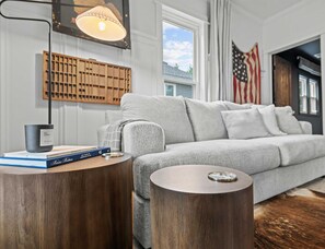 Living area - The Franklin House, Home for 6 (Franklin)