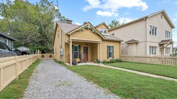 House, Multiple Beds, Patio, Garden View (The Franklin House) | View from room
