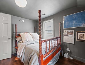 3 bedrooms, individually decorated, individually furnished, desk - The Franklin House, Home for 6 (Franklin)