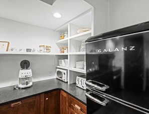 ハウス ベッド (複数台) パティオ ガーデンビュー (The Franklin House) | 内装