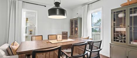 Casa, varias camas, patio, vista al jardín (The Franklin House) | Restaurantes