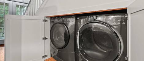 House, Multiple Beds, Patio, Garden View (The Franklin House) | Laundry