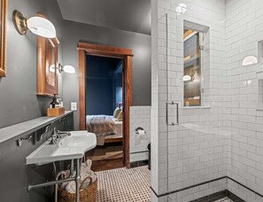 House, Multiple Beds, Patio, Garden View (The Franklin House) | Bathroom | Towels - The Franklin House, Home for 6 (Franklin)