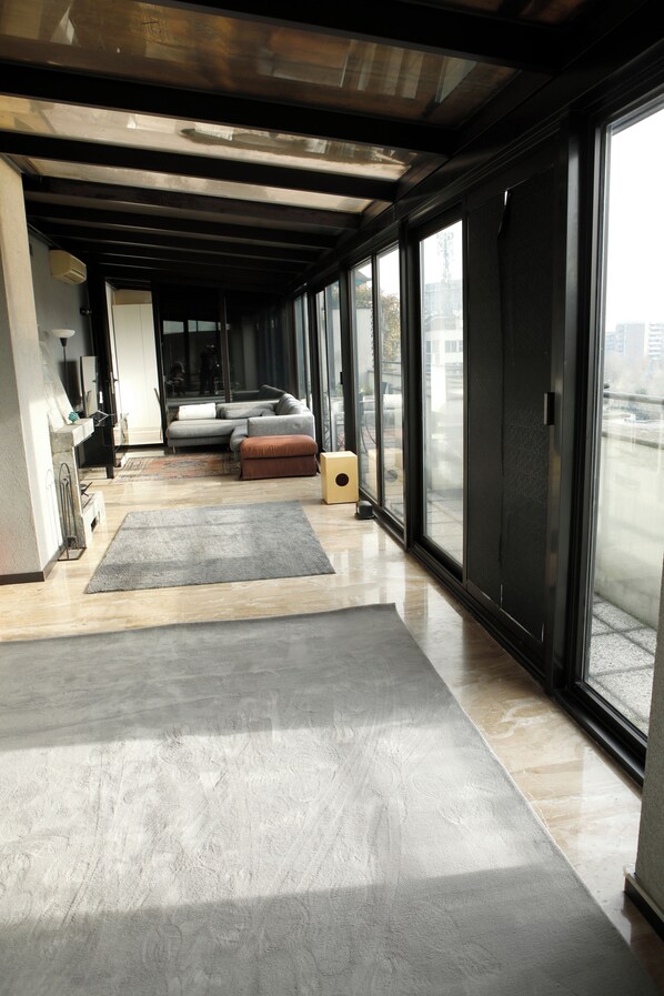 Interior - 3 Bedrooms + 3 Bathrooms with Terrace close to Porta Romana (Milano)
