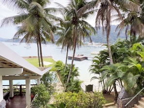 Property grounds - Beachfront mansion with helipad, 1 swimming pool, 1 hot tub, sauna and 5 bedrooms. (Angra dos Reis)