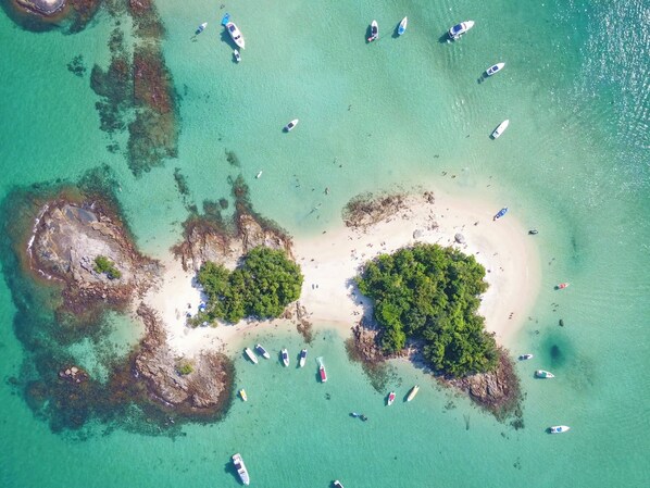 كراسي للتشمس، مناشف للشاطئ