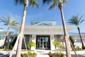 Exterior - 6BR Disney Retreat w/ Pool & Themed Rooms (Davenport)