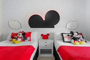 3 habitaciones, tabla de planchar con plancha, internet y ropa de cama 