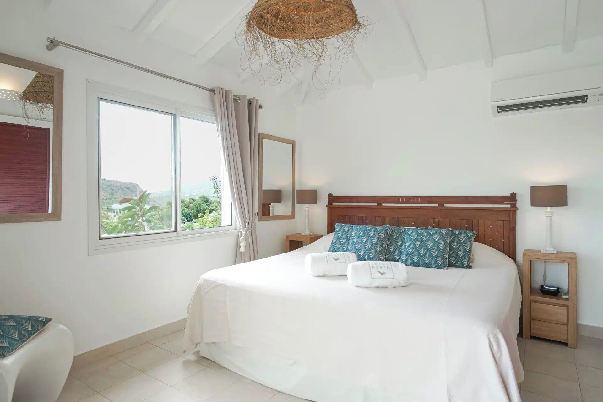 WiFi, bed sheets