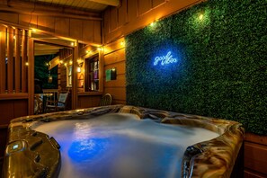 Bain à remous intérieur