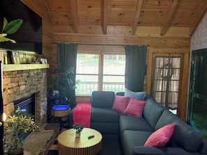 Fernseher, Kamin