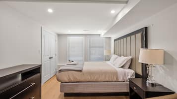 1 bedroom, desk, iron/ironing board, WiFi