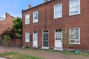 Exterior - Walkable Soulard • Fast WiFi • Fire Pit • Parking (St. Louis)