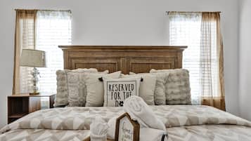 3 habitaciones, tabla de planchar con plancha, wifi y ropa de cama