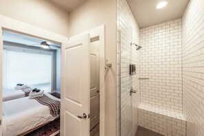 4 quartos, ferros/tábuas de passar roupa, Wi-Fi, roupa de cama