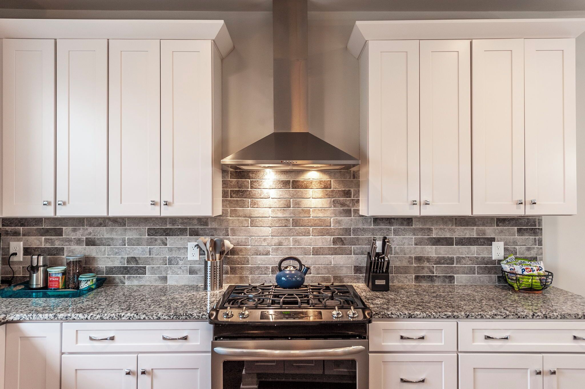 Micro-ondes, four, plaque de cuisson, lave-vaisselle