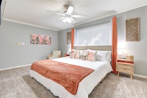 4 slaapkamers, een strijkplank/strijkijzer, reisbedje, gratis wifi
