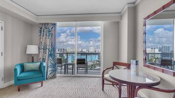 Estúdio, 1 cama Queen e sofá-cama, sacada (Authentic Luxury) | Parte interna