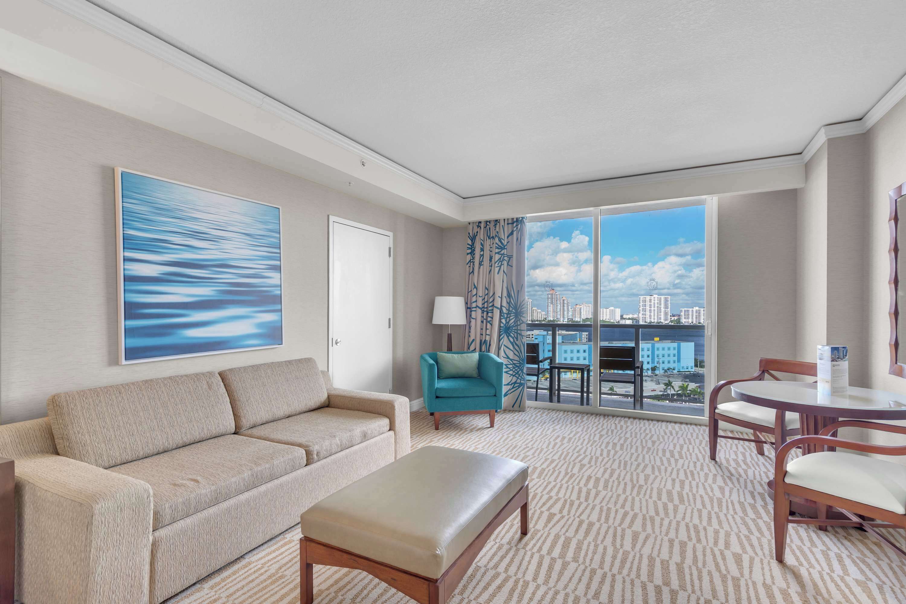 Estúdio, 1 cama Queen e sofá-cama, sacada (Authentic Luxury) | Área de estar