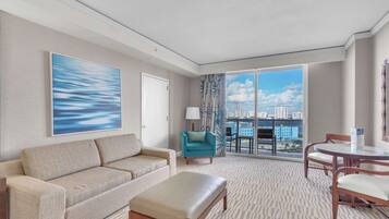 Estúdio, 1 cama Queen e sofá-cama, sacada (Authentic Luxury) | Área de estar