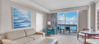 Authentic Luxury, Studio for 4