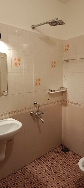 Deluxe Double Room, Hill View | Bathroom | Shower, towels, soap, shampoo
