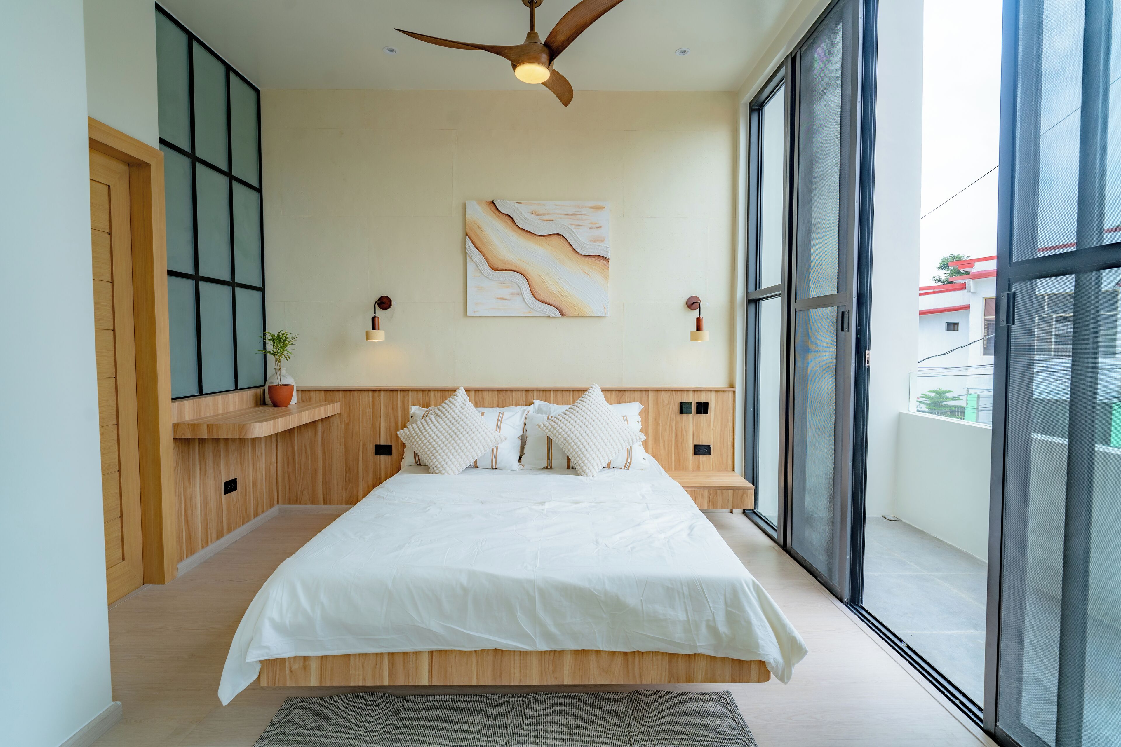 3 bedrooms, iron/ironing board, WiFi, bed sheets
