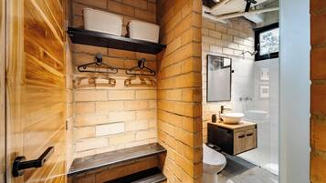 Blackout curtains, free WiFi