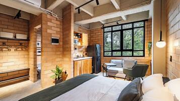 Blackout curtains, free WiFi