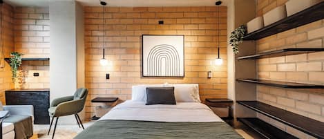 Blackout curtains, free WiFi