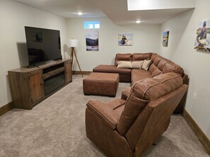 TV, fireplace - NEW! The Anglers Nook, The Fish House (Thermopolis)