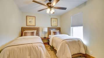 3 chambres, fer et planche à repasser, lit parapluie, Wi-Fi gratuit