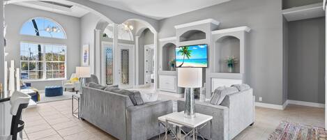 Smart TV, reproductor de DVD, libros, biblioteca de música