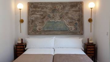 Sistema de insonorización, tabla de planchar con plancha y wifi gratis