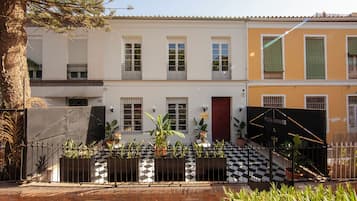 Fachada de la propiedad