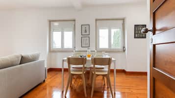 Laptop workspace, free WiFi