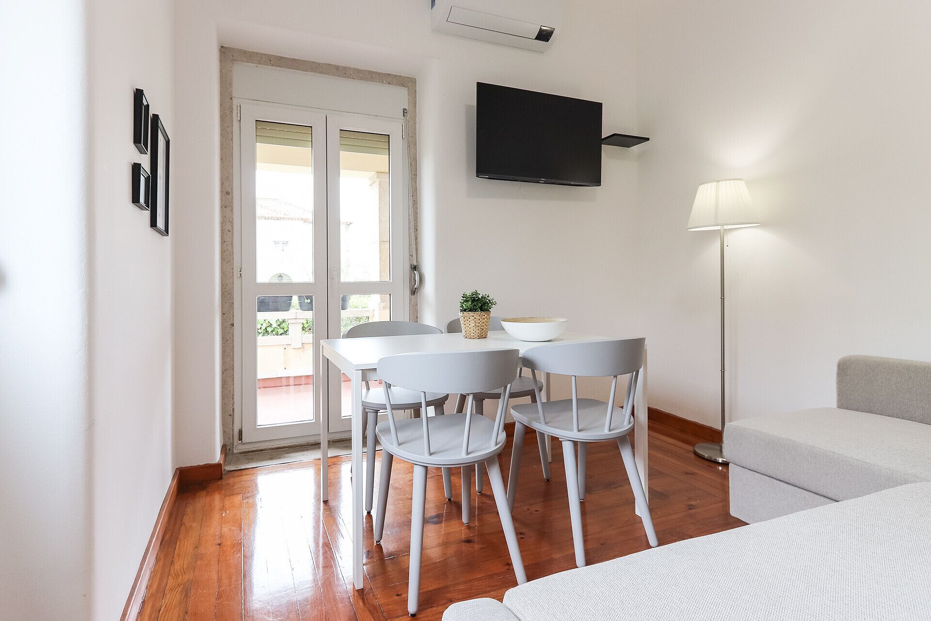 Căn hộ | Khu vực làm việc phù hợp cho laptop 